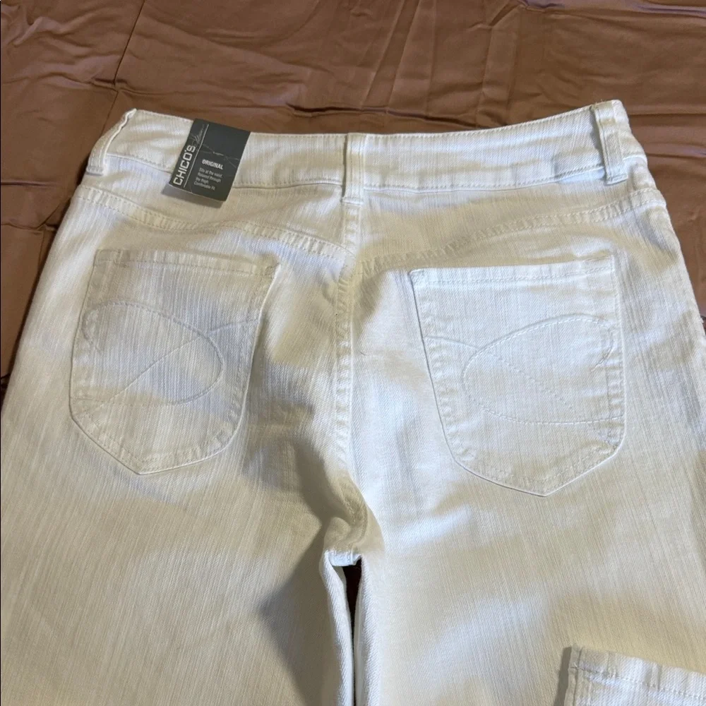 Chico's White Platinum Denim Charm Jean - size .5 Short (or size 6) *** NWT *** - Picture 5 of 10